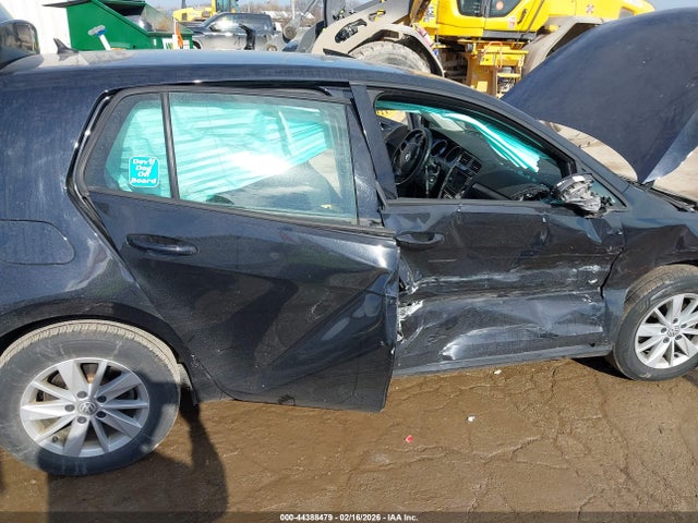 44388479 :رقم المزاد ، 3VWG57AU4KM012398 vin ، 2019 Volkswagen Golf 1.4t S/1.4t Se مزاد بيع