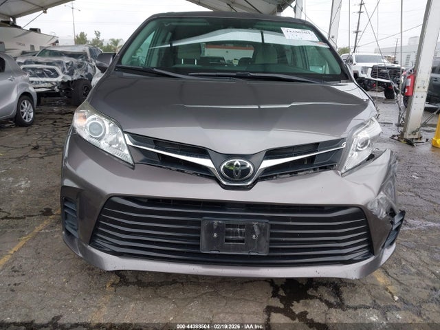 5TDKZ3DC5KS966574 Toyota Sienna Le 8 Passenger