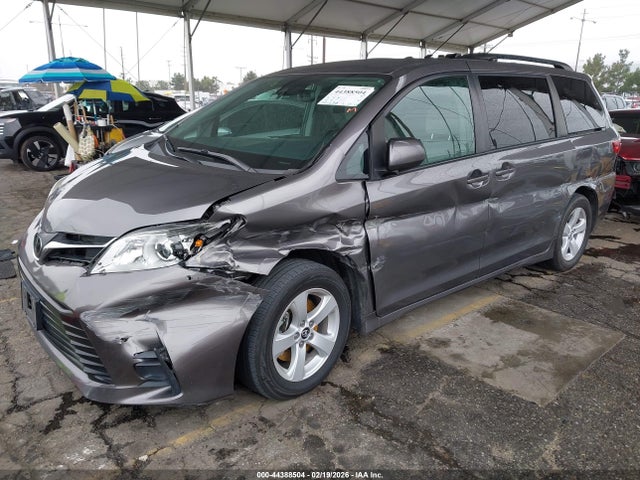 5TDKZ3DC5KS966574 Toyota Sienna Le 8 Passenger