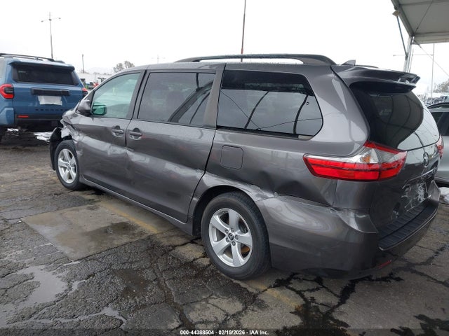 5TDKZ3DC5KS966574 Toyota Sienna Le 8 Passenger