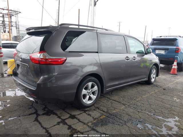 5TDKZ3DC5KS966574 Toyota Sienna Le 8 Passenger