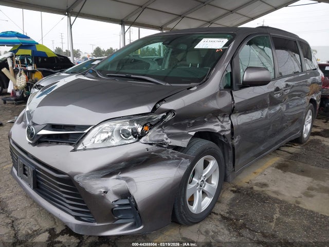 5TDKZ3DC5KS966574 Toyota Sienna Le 8 Passenger