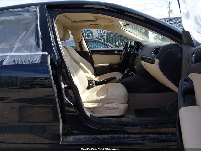 3VWL17AJ3GM385861 Volkswagen Jetta 1.8t Sel