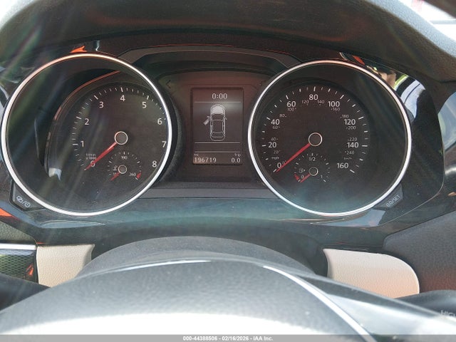 3VWL17AJ3GM385861 Volkswagen Jetta 1.8t Sel