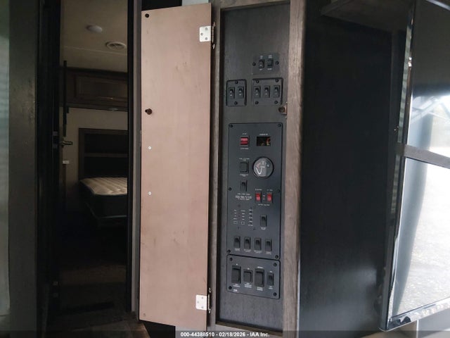 5SFCG4430JE381578 Heartland Rv Cyclone