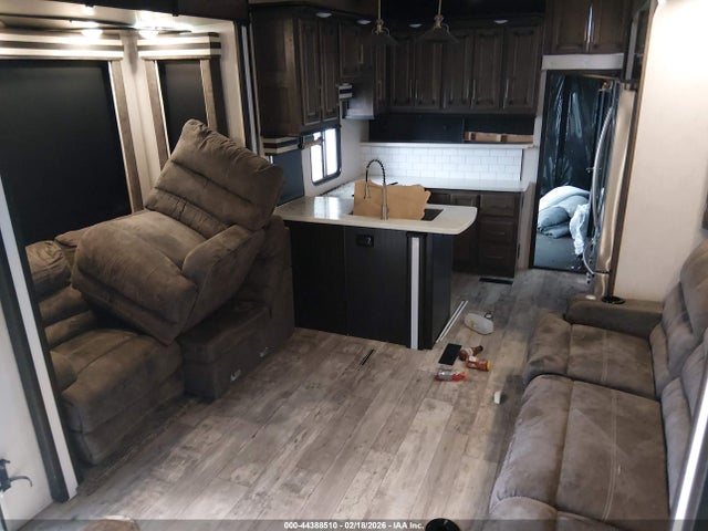 5SFCG4430JE381578 Heartland Rv Cyclone