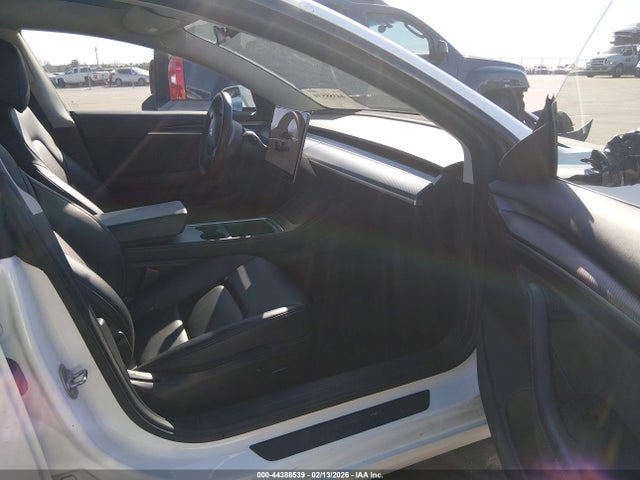 Продаж на аукціоні авто 2022 Tesla Model 3 Long Range Dual Motor All-wheel Drive, vin: 5YJ3E1EB9NF240543, номер лоту: 44388539