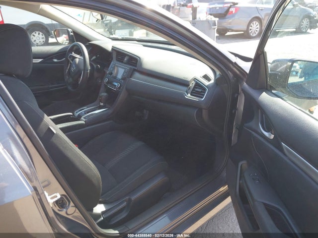 2HGFC2F57JH587814 Honda Civic Lx
