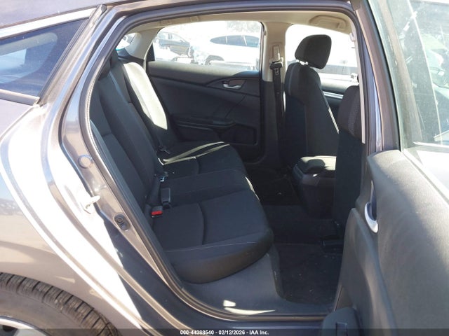 2HGFC2F57JH587814 Honda Civic Lx