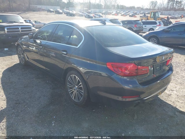 2018 BMW 530I WBAJA5C53JWA38942 Photo 2