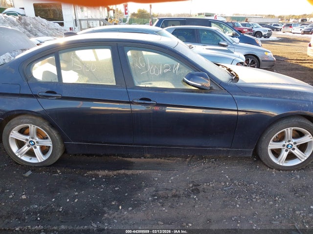 2013 Bmw 328i Xdrive მანქანა იყიდება აუქციონზე, vin: WBA3B3C58DJ810165, აუქციონის ნომერი: 44388589