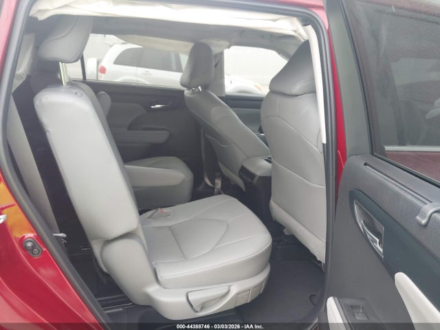 44388746 :رقم المزاد ، 5TDKDRAH2RS533290 vin ، 2024 Toyota Highlander Xle مزاد بيع