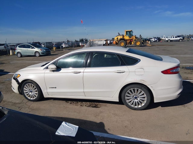 3FA6P0LU6GR215399 Ford Fusion Hybrid Se