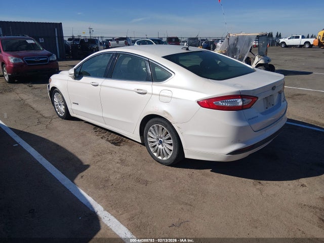 3FA6P0LU6GR215399 Ford Fusion Hybrid Se