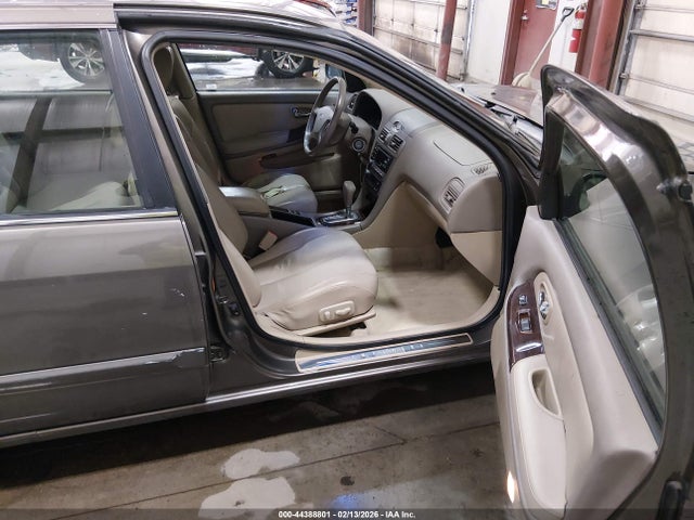 44388801 :رقم المزاد ، JNKCA31A51T002585 vin ، 2001 Infiniti I30 Luxury مزاد بيع