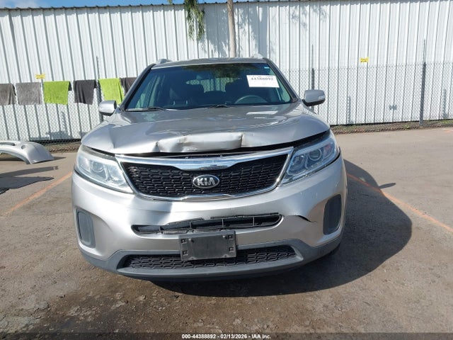 5XYKTDA70FG649500 KIA Sorento Lx V6