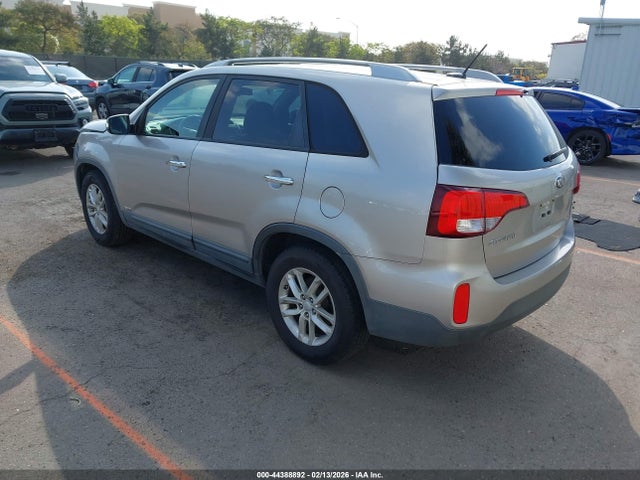 5XYKTDA70FG649500 KIA Sorento Lx V6