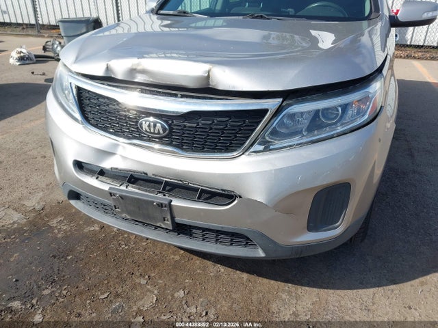 5XYKTDA70FG649500 KIA Sorento Lx V6