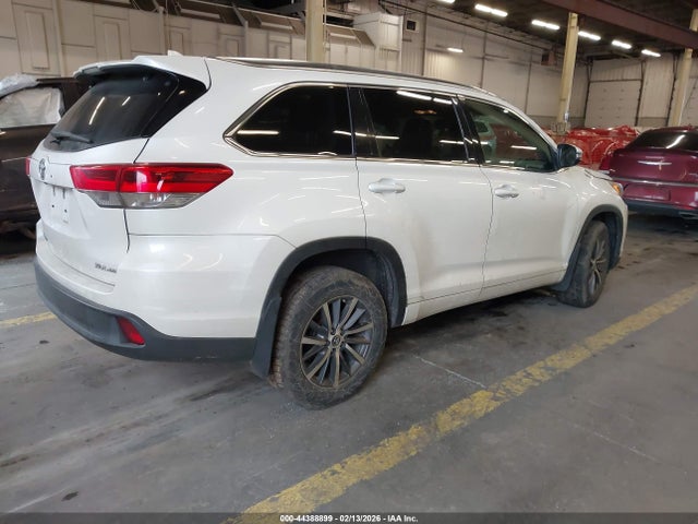 2017 TOYOTA HIGHLANDER 5TDJZRFH3HS462914 Photo 3