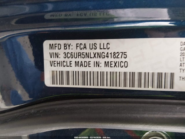 3C6UR5NLXNG418275 RAM 2500 Laramie 4x4 6&#039;4 Box
