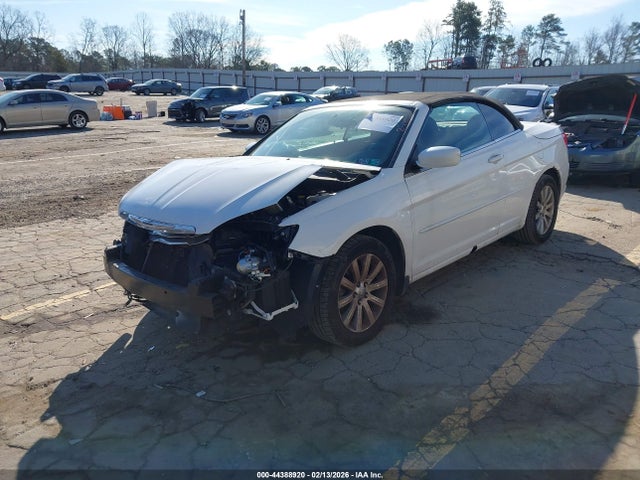 2011 Chrysler 200 Touring მანქანა იყიდება აუქციონზე, vin: 1C3BC2EBXBN617390, აუქციონის ნომერი: 44388920