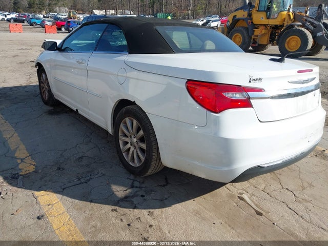 2011 Chrysler 200 Touring მანქანა იყიდება აუქციონზე, vin: 1C3BC2EBXBN617390, აუქციონის ნომერი: 44388920