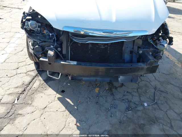 2011 Chrysler 200 Touring მანქანა იყიდება აუქციონზე, vin: 1C3BC2EBXBN617390, აუქციონის ნომერი: 44388920