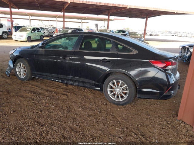 Hyundai SONATA SE 2019 5NPE24AF7KH784807 Image 3