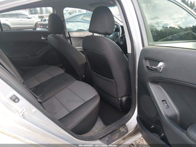 Продажа на аукционе авто 2016 Kia Forte Lx, vin: KNAFX4A69G5535077, номер лота: 44388957