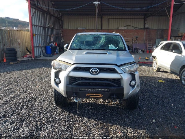 JTEBU5JR1E5167738 Toyota 4runner Trail