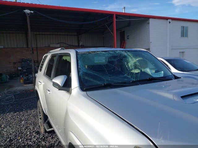 JTEBU5JR1E5167738 Toyota 4runner Trail