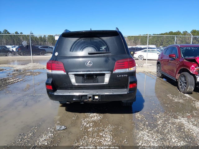 Lexus LX 570 2014 JTJHY7AX4E4141280 Image 17