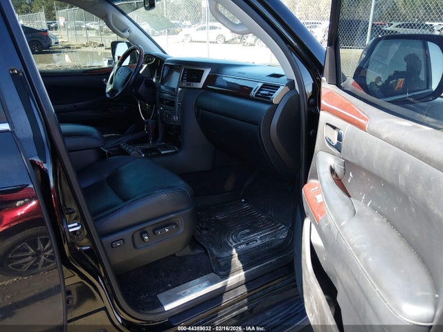 Lexus LX 570 2014 JTJHY7AX4E4141280 Image 5