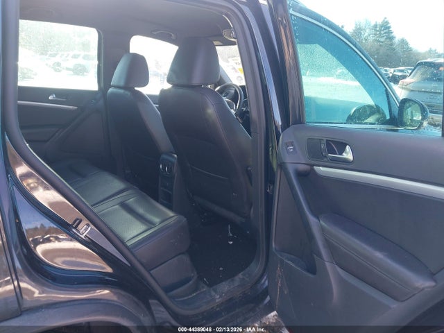 WVGBV7AX4GW612266 Volkswagen Tiguan R-line