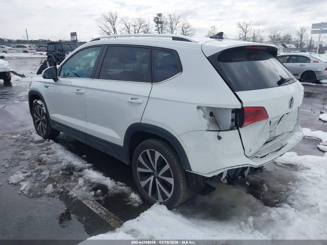 2023 VOLKSWAGEN TAOS 3VVEX7B2XPM313123 Photo 2