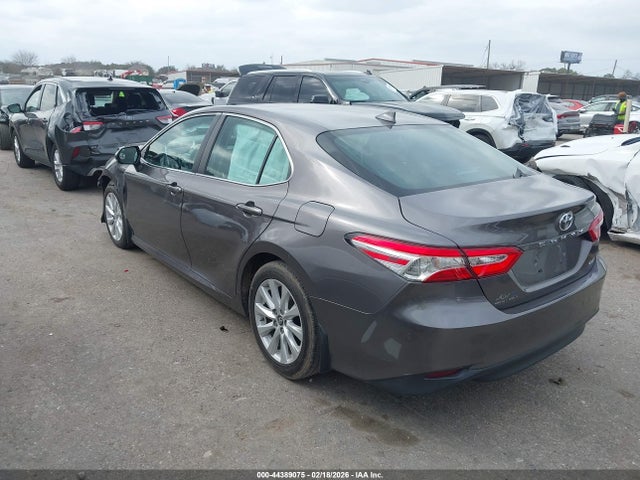 2019 TOYOTA CAMRY 4T1B11HK0KU222112 Photo 2