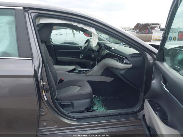 2019 TOYOTA CAMRY 4T1B11HK0KU222112 Photo 4