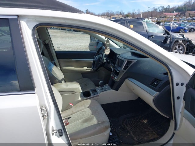 Subaru Outback 2.5i Premium 2014 4S4BRBCC1E3310045 Image 5