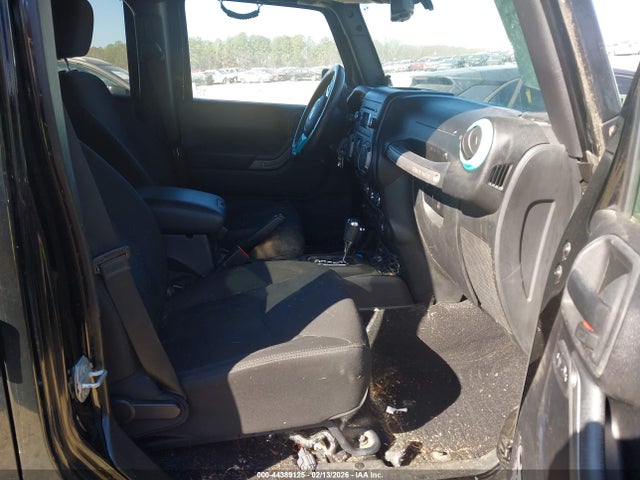 2015 JEEP WRANGLER UNLIMITED 1C4HJWDG5FL764735 Photo 4