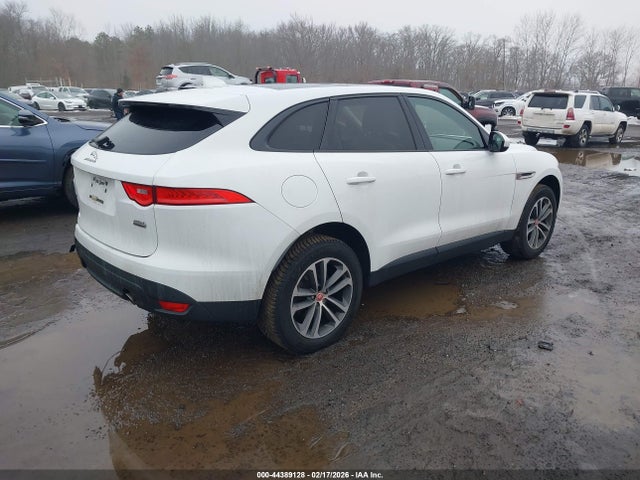 2018 JAGUAR F-PACE SADCJ2FX4JA272271 Photo 3