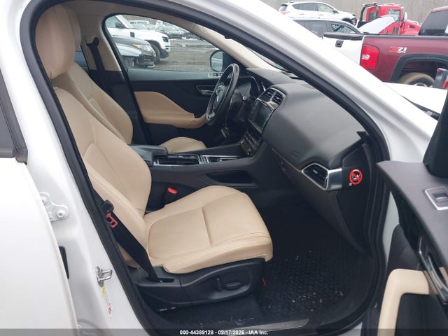 2018 JAGUAR F-PACE SADCJ2FX4JA272271 Photo 4