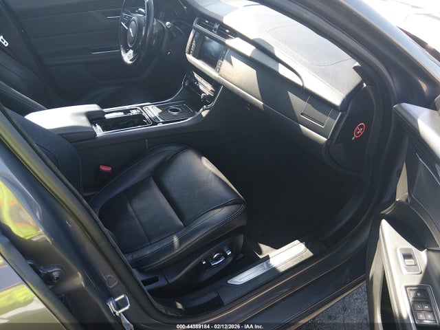 SAJBM4BV2GCY22354 Jaguar Xf S