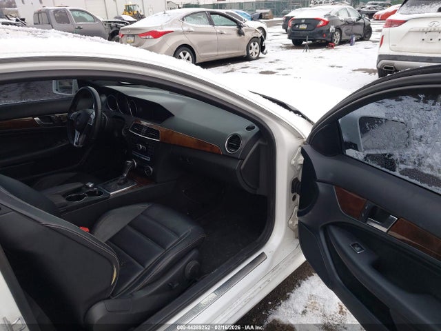WDDGJ4HB7EG279525 Mercedes-Benz C 250