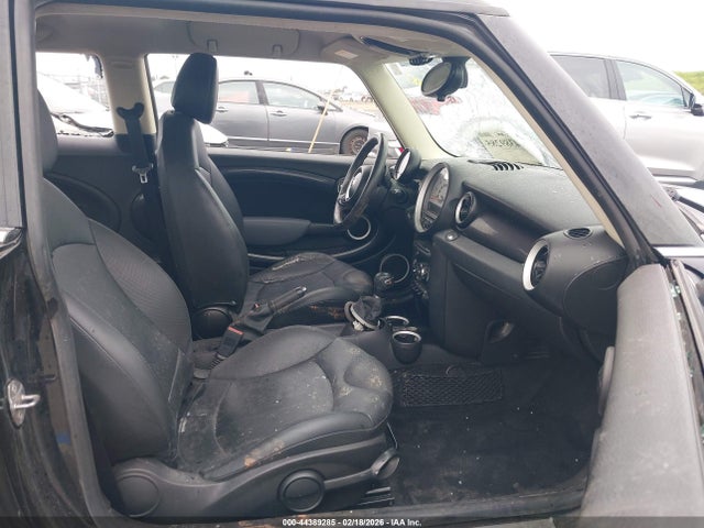 44389285 :رقم المزاد ، WMWSV3C55BTY14887 vin ، 2011 Mini Cooper S مزاد بيع