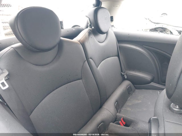 44389285 :رقم المزاد ، WMWSV3C55BTY14887 vin ، 2011 Mini Cooper S مزاد بيع