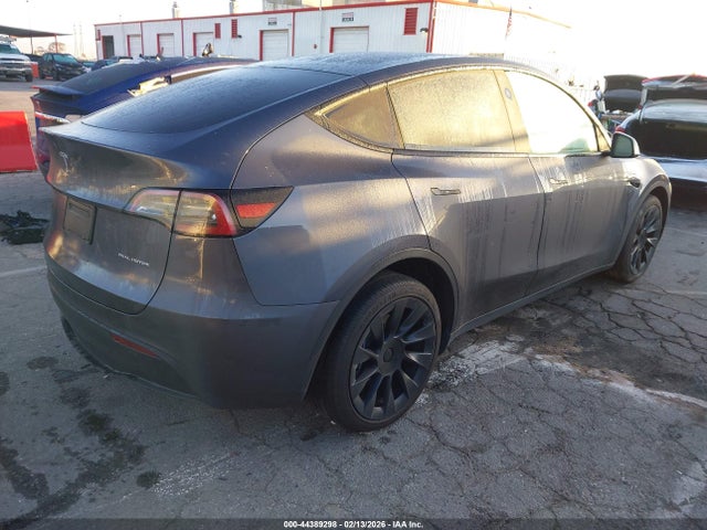 2023 TESLA MODEL Y 7SAYGDEE9PF896520 Photo 3