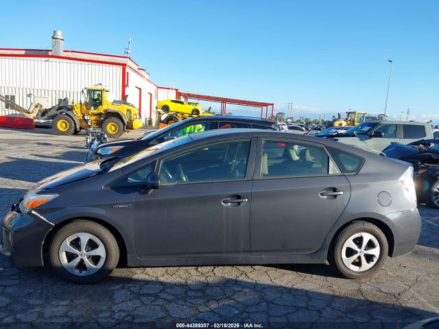 Toyota Prius Two 2015 JTDKN3DU6F0448373 Image 14