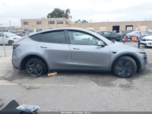 2026 Tesla Model Y Premium Rear-wheel Drive/standard Rear-wheel Drive მანქანა იყიდება აუქციონზე, vin: 7SAYGDED6TF538275, აუქციონის ნომერი: 44389348