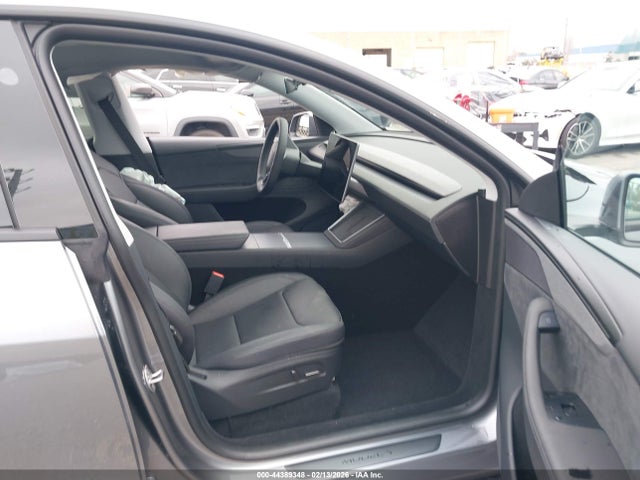 2026 TESLA MODEL Y 7SAYGDED6TF538275 Photo 4
