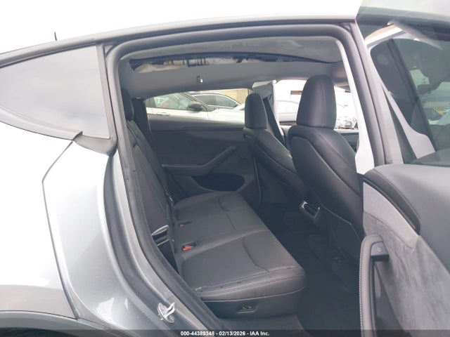 2026 TESLA MODEL Y 7SAYGDED6TF538275 Photo 7